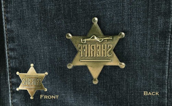 保安官 バッジ アメリカ ウエスタン シェリフ バッジ 5.9cmxH6.7cm（アンティークゴールド）/Sheriff Badge(Gold)  ピンバッジ・ワッペン・ステッカー・マグネット