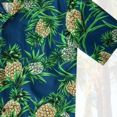 画像3: RJC ロバート・J・クランシー カラヘオ レーヨン アロハシャツ パイナップル（ネイビー）/RJC ROBERT J. CLANCEY KALAHEO Aloha Shirt(Navy) (3)