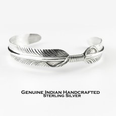 画像1: ナバホ族 ヴィヴィアンジョーンズ作 フェザー ブレスレット/Native American Navajo Vivian Jones Sterling Silver Feather Bracelet  (1)